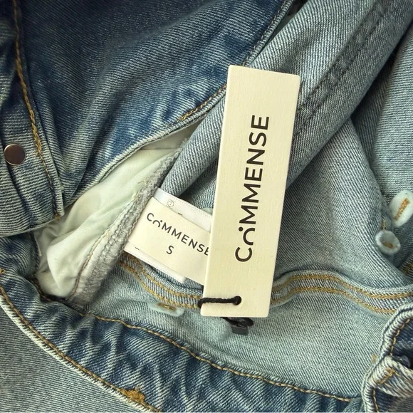 Commense Wide-Leg Jeans in Light Blue Wash - Picture 4 of 6